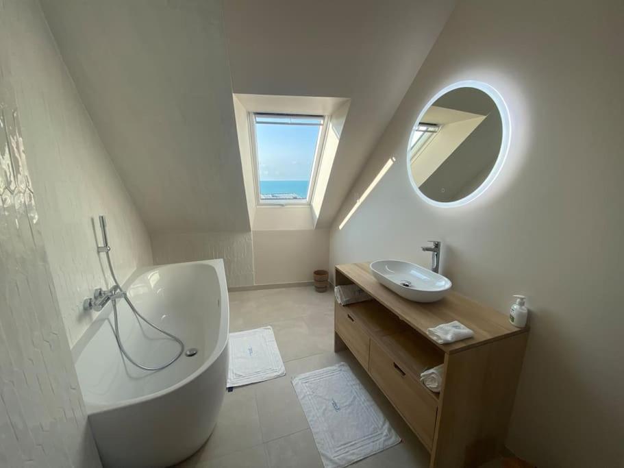 / Maison Entierement Renovee A 100 M Des Plages Granville